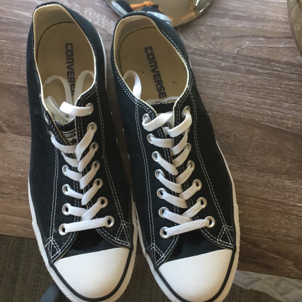 Black Converse All Stars size 11.5 women 9.5 men